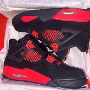 Jordan 4 Thunder Red mens size 8 brand new